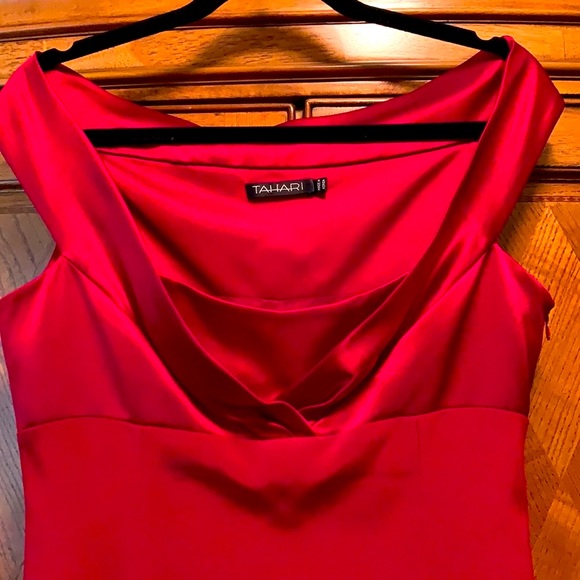 Tahari Stunning  Red Dress new condition - Picture 5 of 6